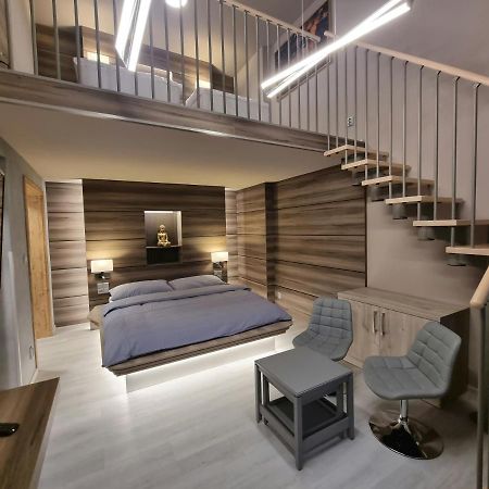 Apartmany Etenia Kadan Ngoại thất bức ảnh