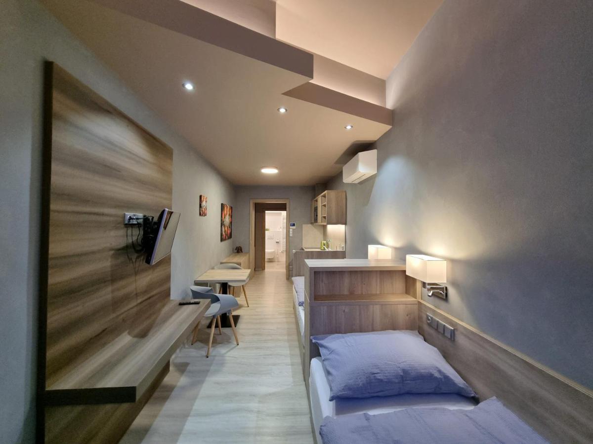 Apartmany Etenia Kadan Ngoại thất bức ảnh