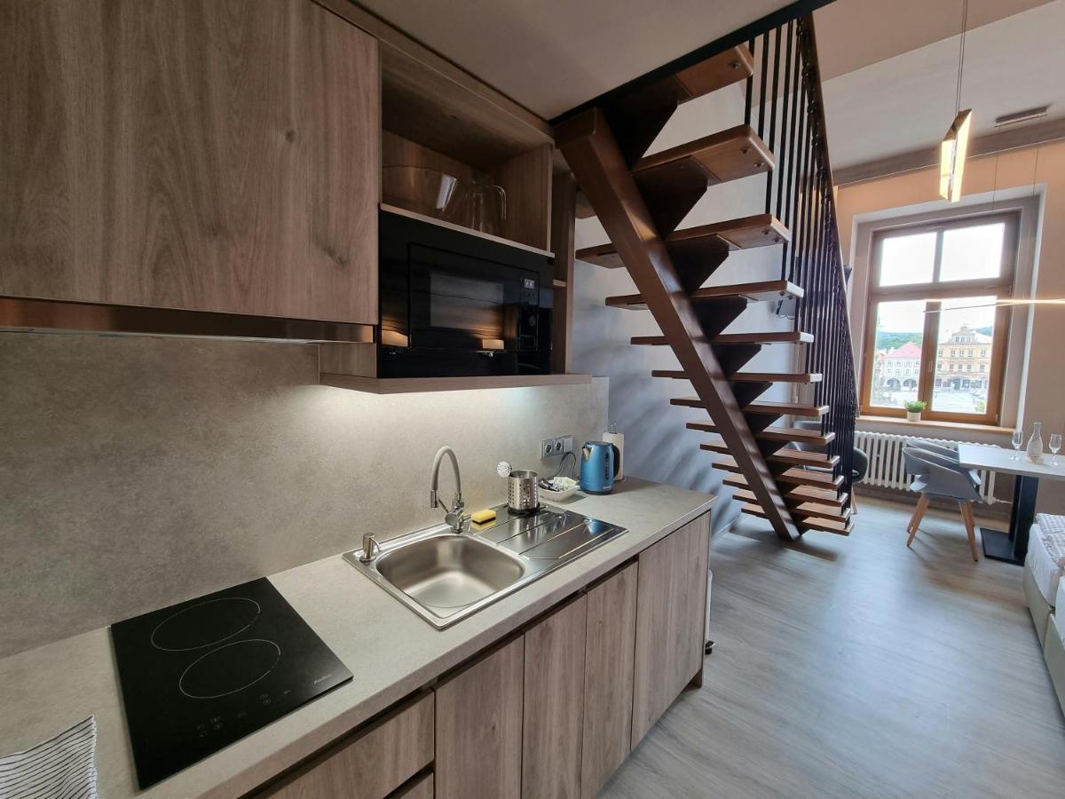 Apartmany Etenia Kadan Ngoại thất bức ảnh